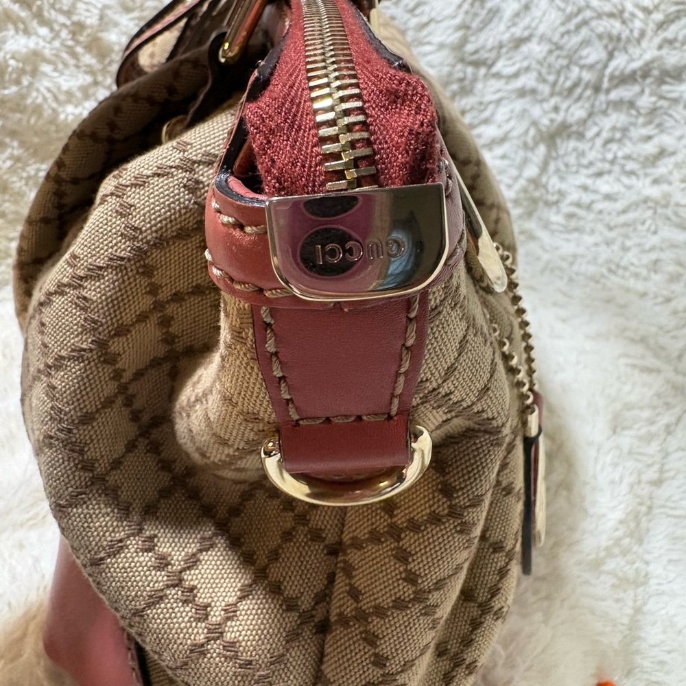 Gucci Beige Monogram Satchel with Pink-Brown Trim - Picture 4 of 15